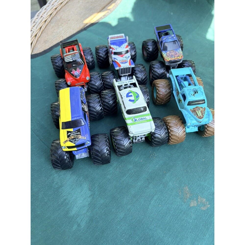 Monster Jam 1:64 Truck Lot of 6 Bounty Hunter Whiplash Avenger Slinger Lucas